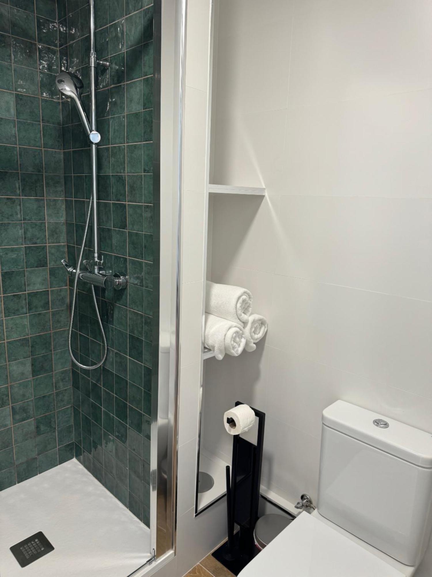Plaza Victoria Apartments Malaga Bagian luar foto